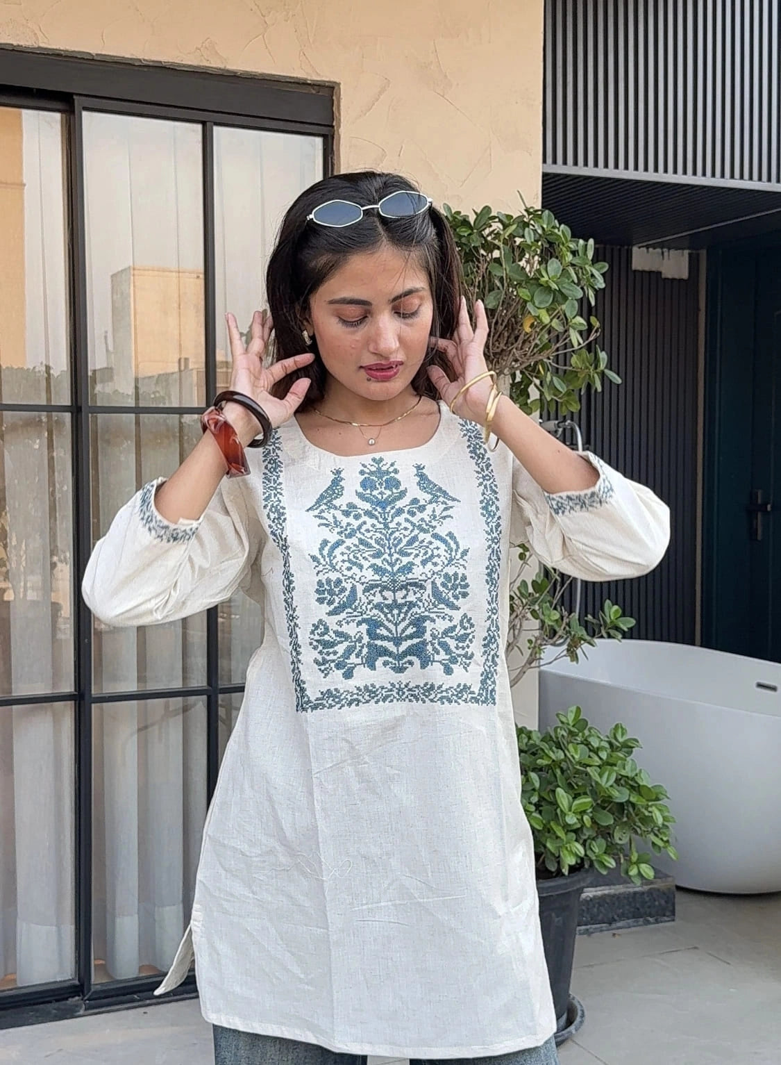 Zehra – Ivory Blue Linen Short Kurti