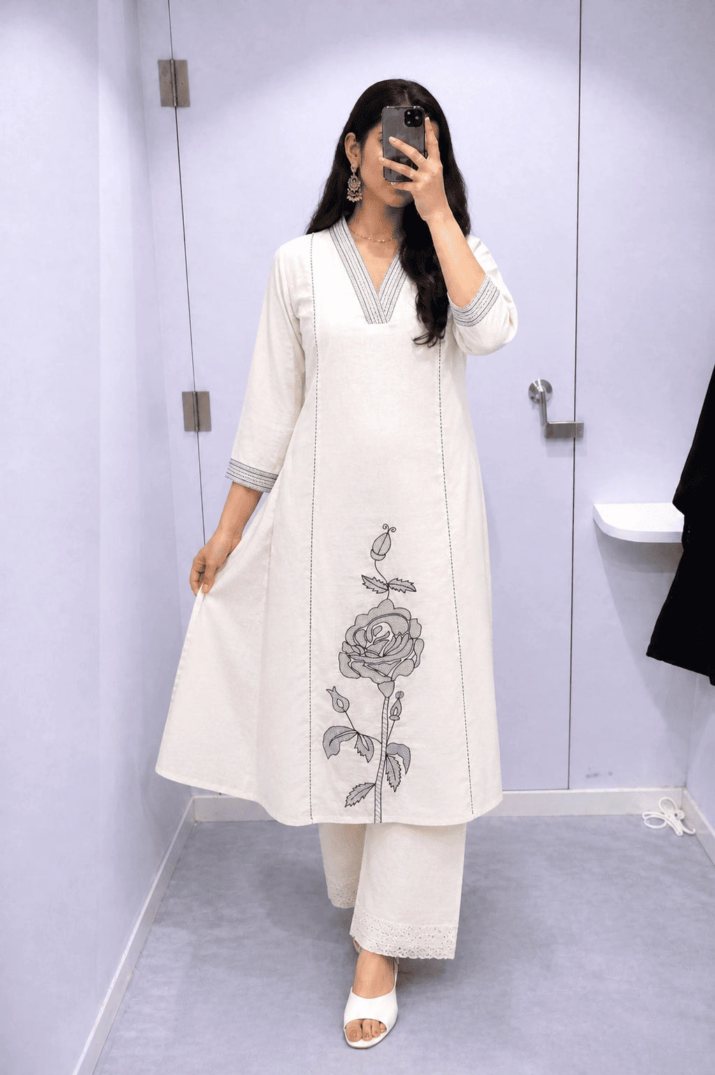 Noira – Ivory Bloom Cotton Kurta Set